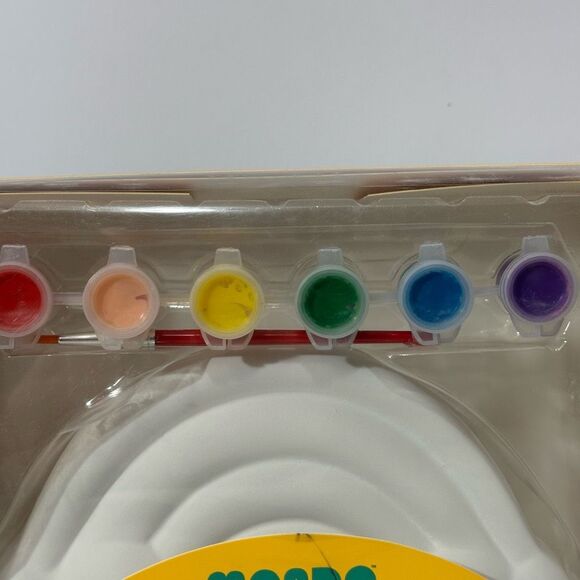 Mondo Llama Ceramic Rainbow Painting Kit - Picture 10 of 14